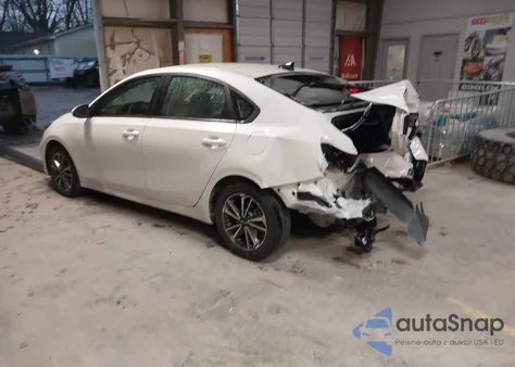 2023 Kia Forte Lxs z USA, uszkodzony, nr VIN 3KPF24AD4PE585857